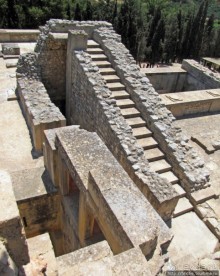 Кносский Дворец — прогулка по пыли веков. Скорее да, чем нет