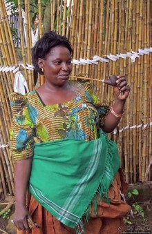 Трубку курит "бабушка моя"