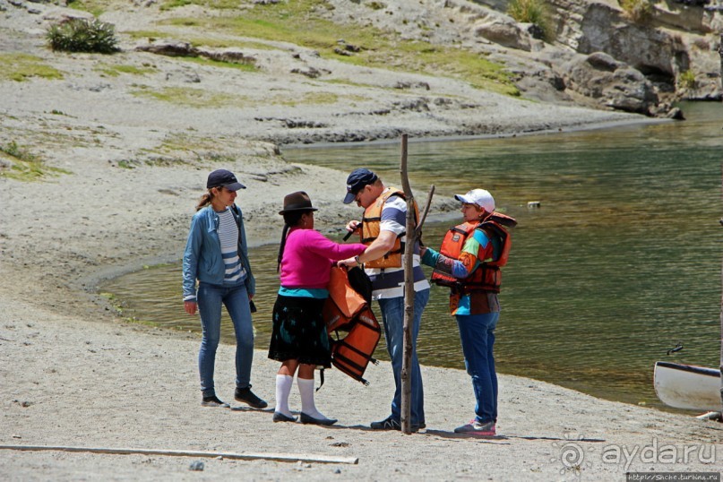Девки в озере купались, мы на лодочке катались