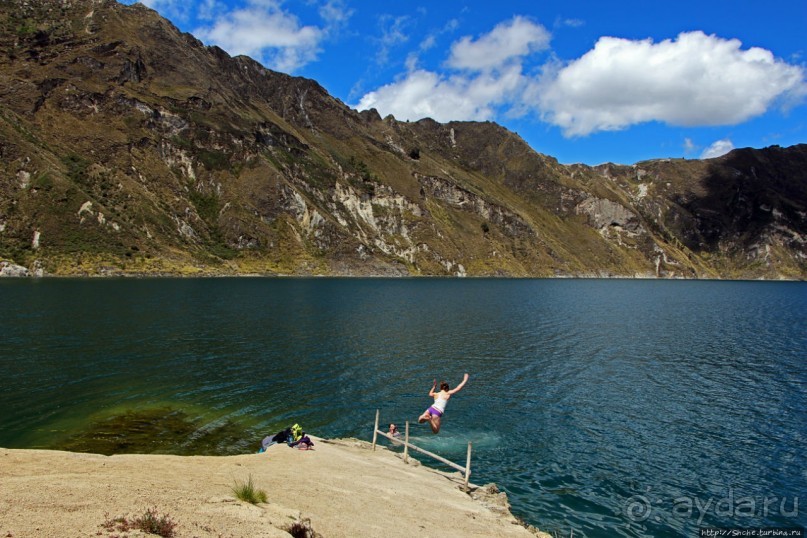 Девки в озере купались, мы на лодочке катались