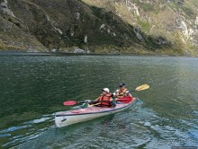 Девки в озере купались, мы на лодочке катались