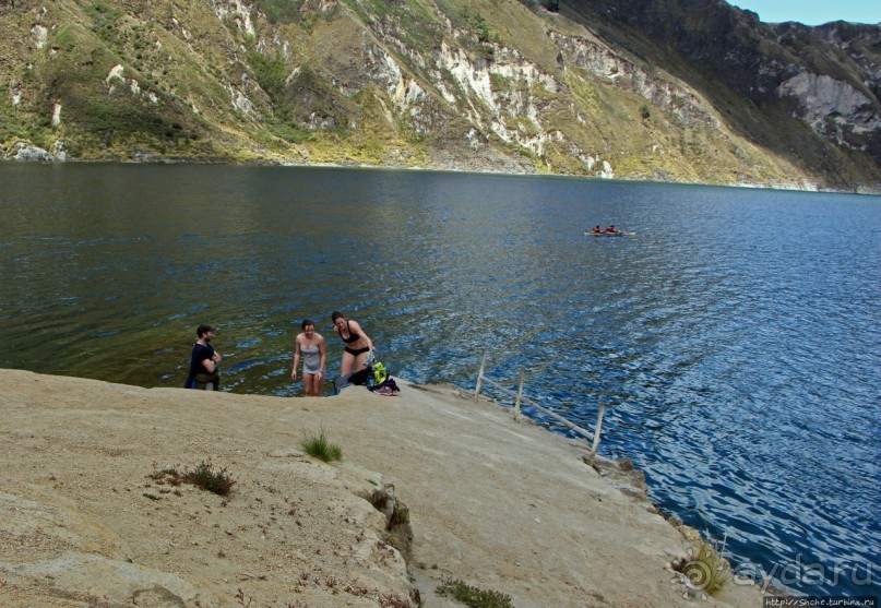 Девки в озере купались, мы на лодочке катались