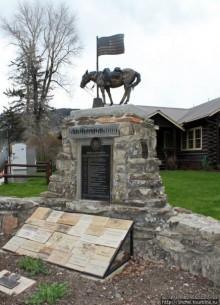 Джексон, сперва понравился, потом восхитил и влюбил в себя