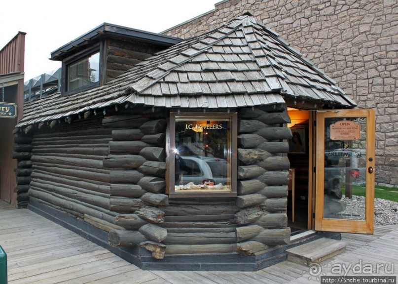 Джексон, сперва понравился, потом восхитил и влюбил в себя