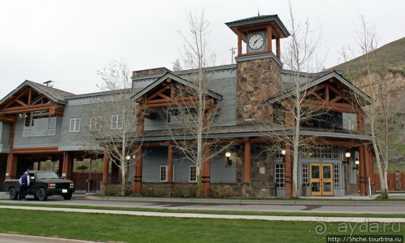 Джексон, сперва понравился, потом восхитил и влюбил в себя