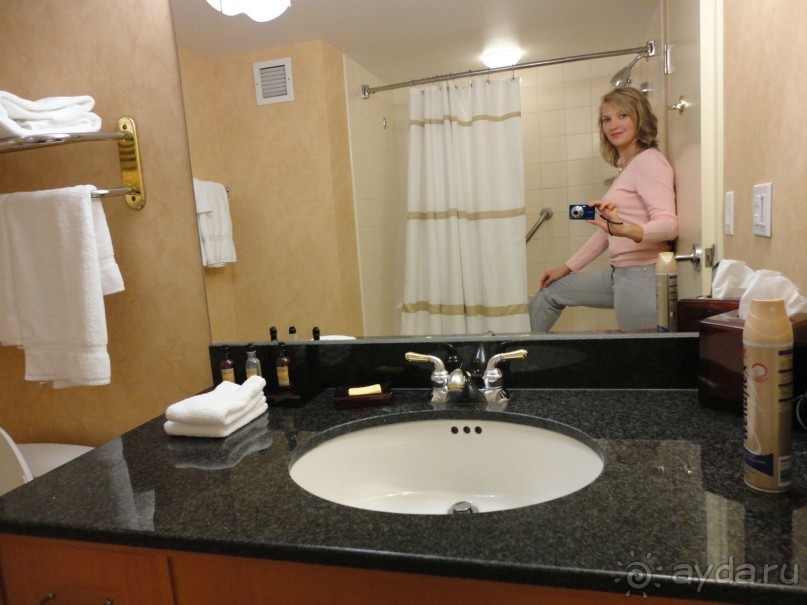 Потрясающий вид из номера на Ниагарский водопад