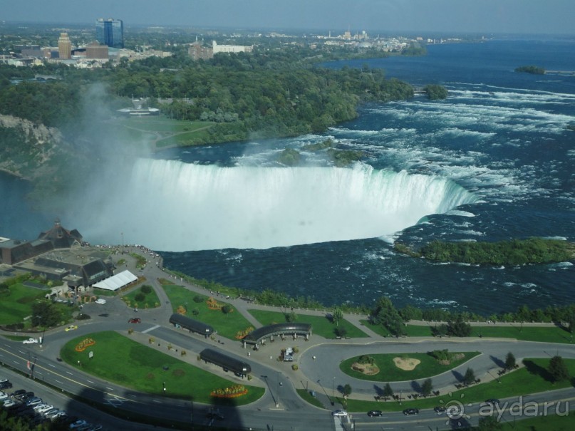 Потрясающий вид из номера на Ниагарский водопад