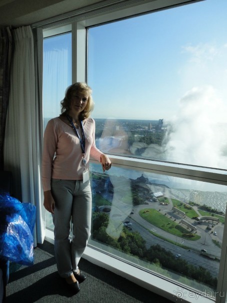 Потрясающий вид из номера на Ниагарский водопад