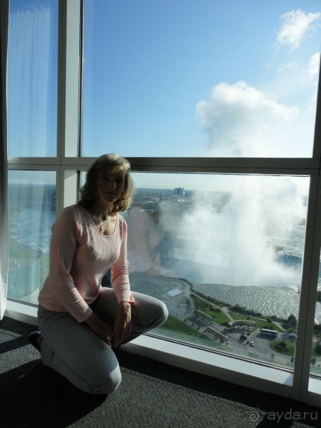 Потрясающий вид из номера на Ниагарский водопад