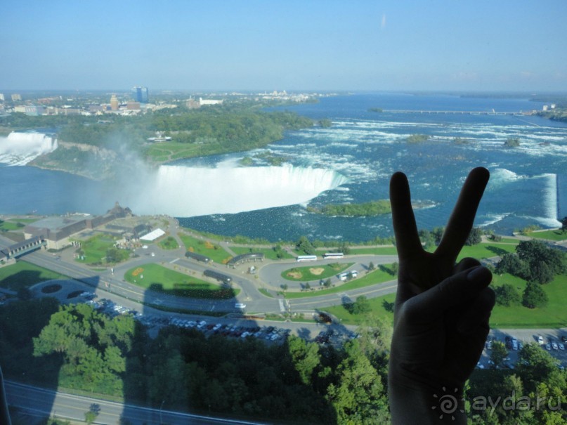 Потрясающий вид из номера на Ниагарский водопад