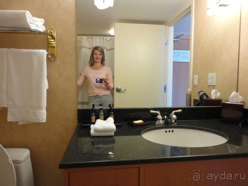 Потрясающий вид из номера на Ниагарский водопад