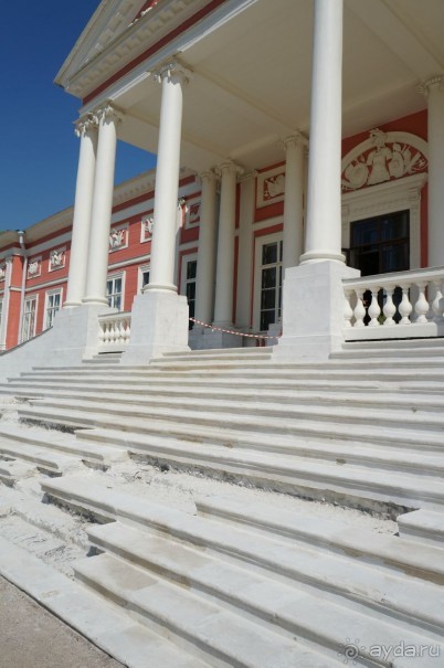 Усадьба Кусково в мае и октябре Усадьба Кусково в мае и октябре