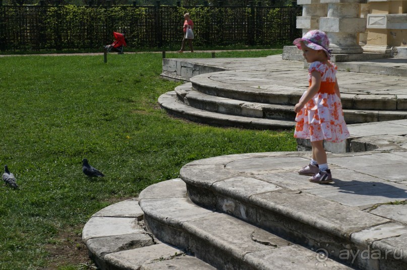 Усадьба Кусково в мае и октябре Усадьба Кусково в мае и октябре