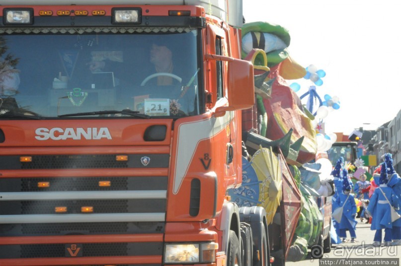 Альбом отзыва "Солнечный карнавальный день в Херлене."