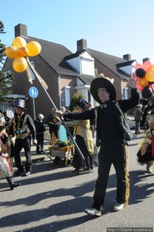 Альбом отзыва "Солнечный карнавальный день в Херлене."