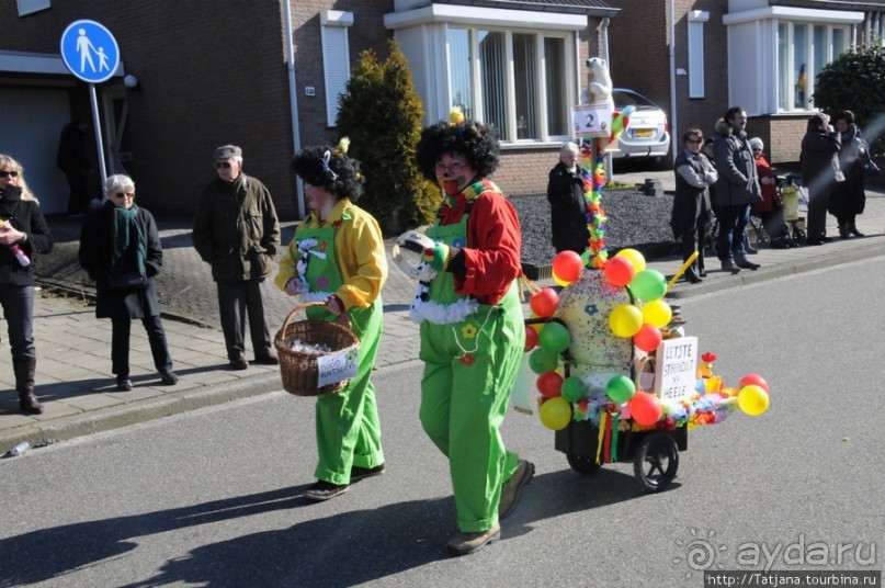 Солнечный карнавальный день в Херлене.
