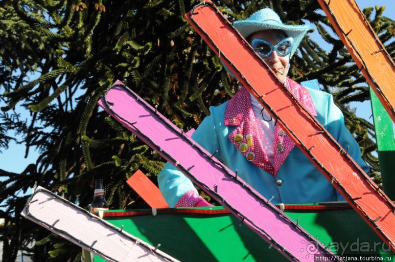 Солнечный карнавальный день в Херлене.