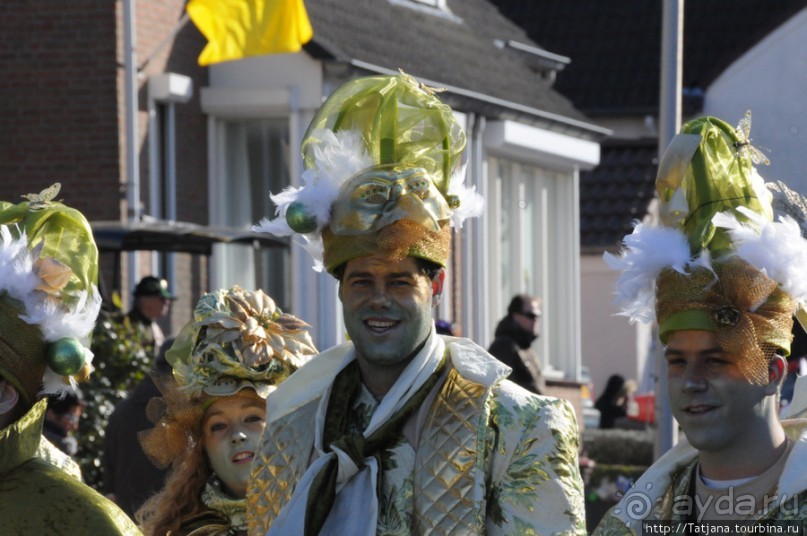 Солнечный карнавальный день в Херлене.