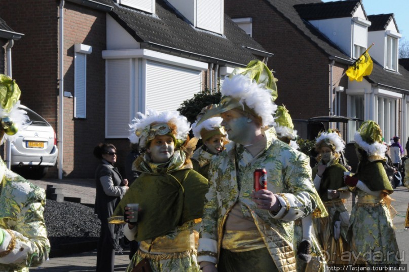 Солнечный карнавальный день в Херлене.