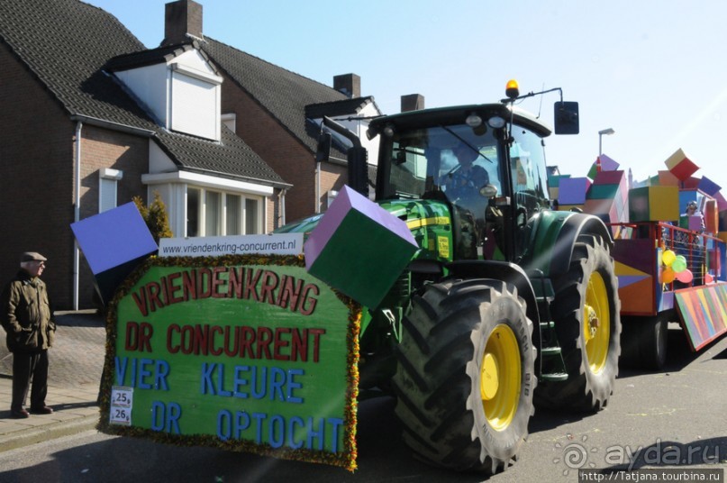 Солнечный карнавальный день в Херлене.