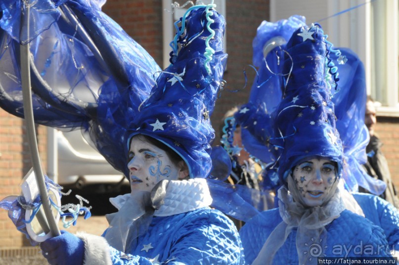 Солнечный карнавальный день в Херлене.