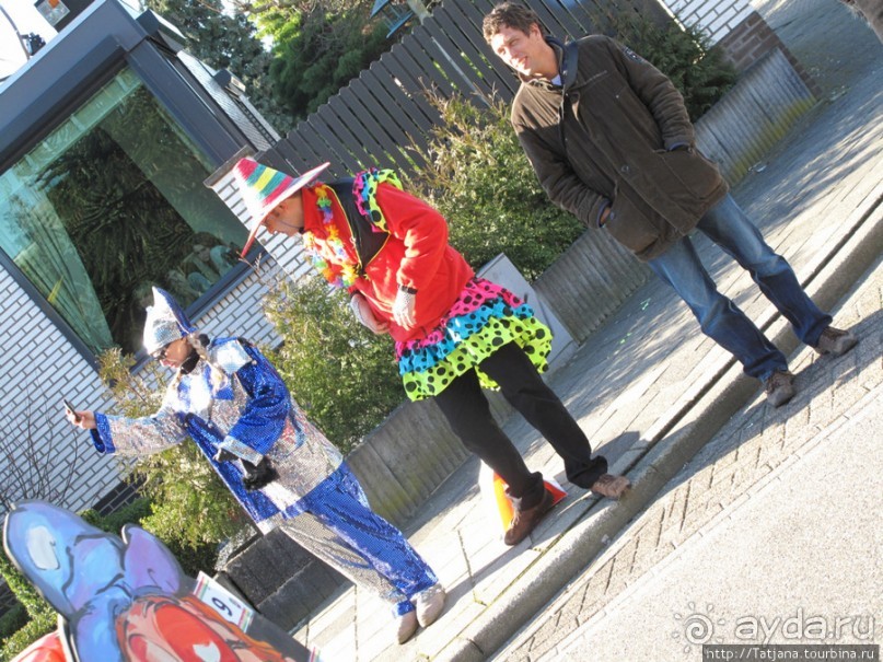 Солнечный карнавальный день в Херлене.