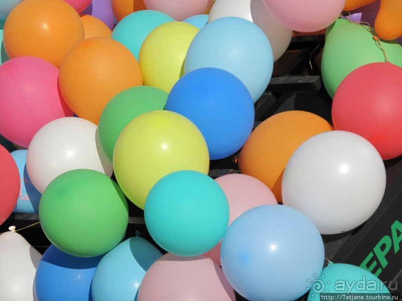 Солнечный карнавальный день в Херлене.