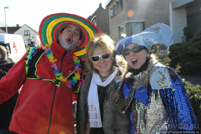 Солнечный карнавальный день в Херлене.