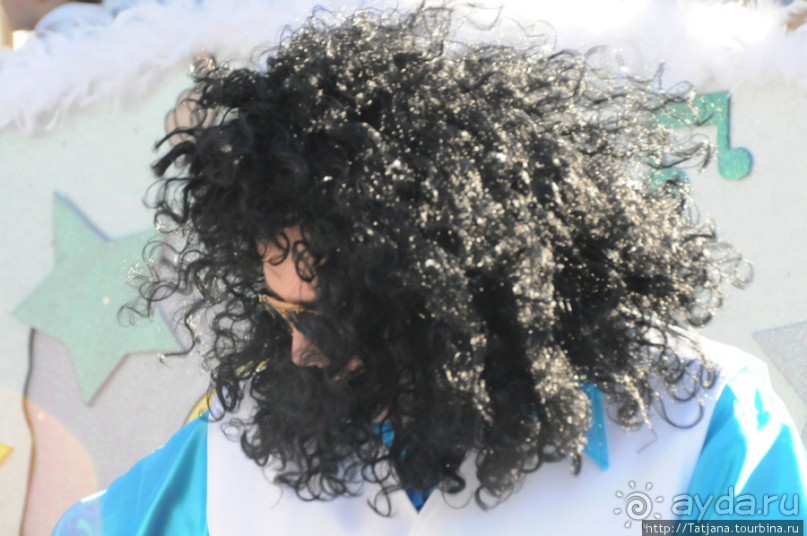 Солнечный карнавальный день в Херлене.