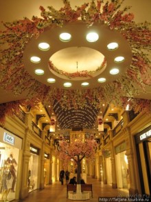 Огни Москвы и яблоко камасутры З. Церетели