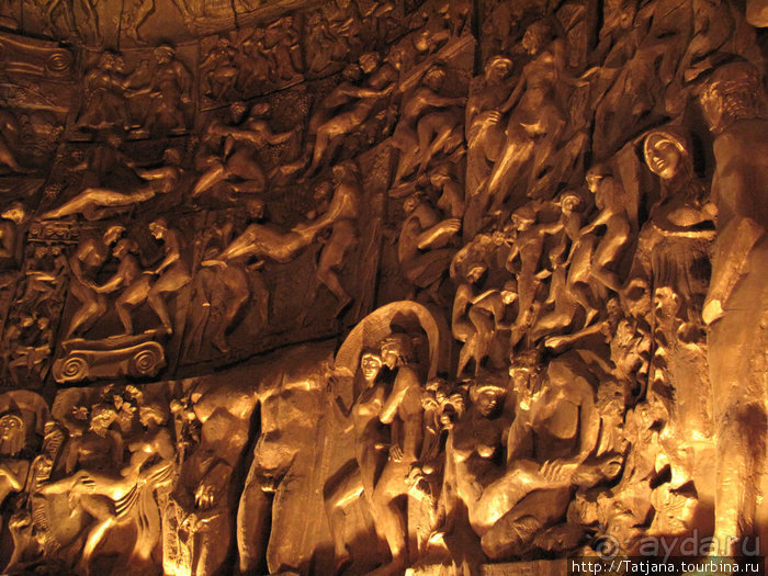 Огни Москвы и яблоко камасутры З. Церетели