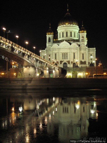 Огни Москвы и яблоко камасутры З. Церетели