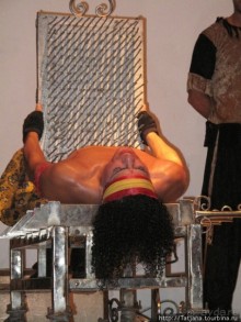 Альбом отзыва "Шоу тунисских факиров."