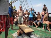 Альбом отзыва "Шоу тунисских факиров."