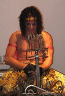 Альбом отзыва "Шоу тунисских факиров."