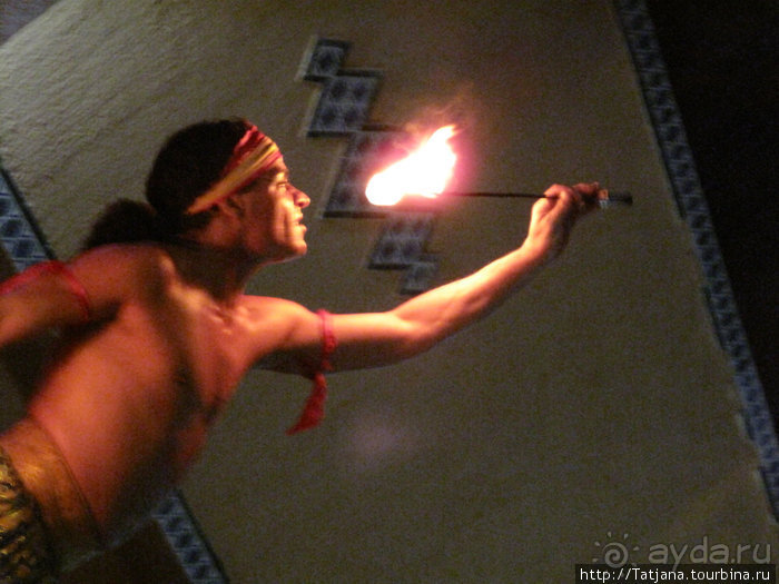 Шоу тунисских факиров.