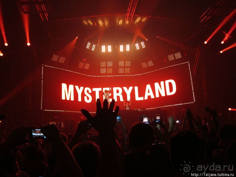 Альбом отзыва "Mysteryland 2012 — танцевальный фестиваль"