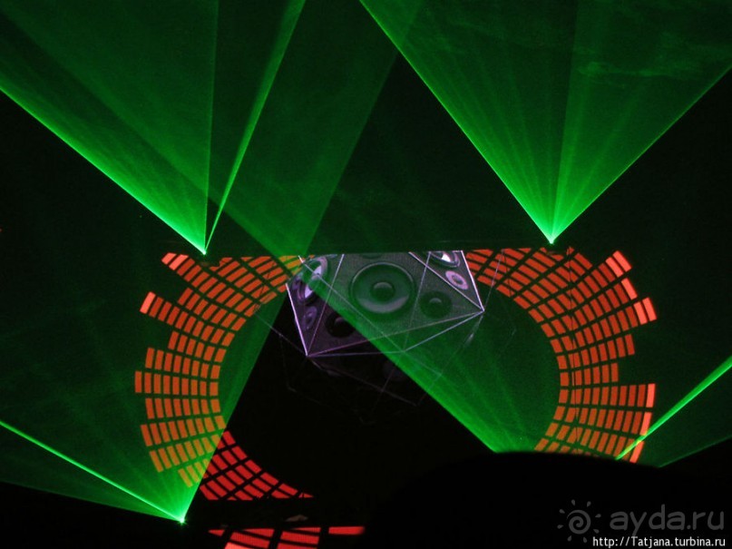 Альбом отзыва "Mysteryland 2012 — танцевальный фестиваль"