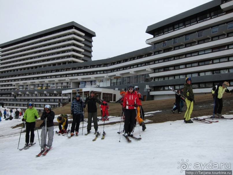 Позавтракал и сразу встал на лыжи!