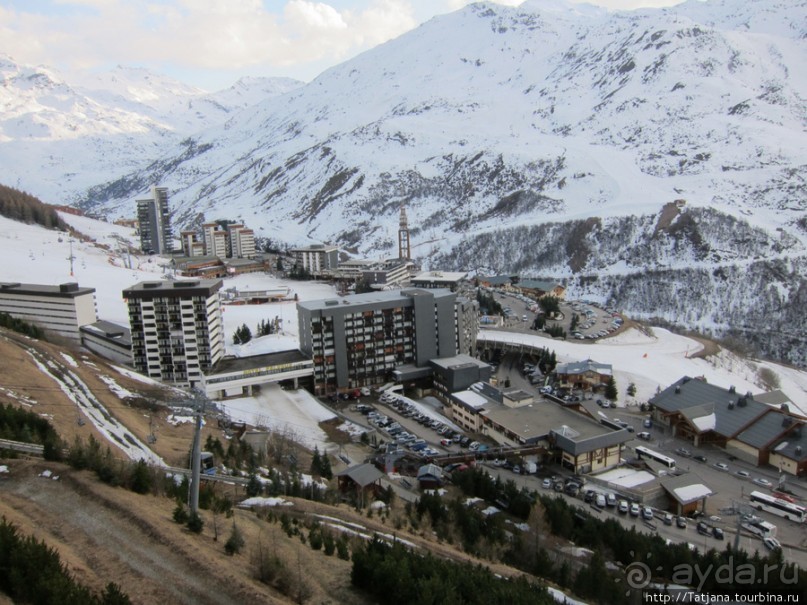 Позавтракал и сразу встал на лыжи!