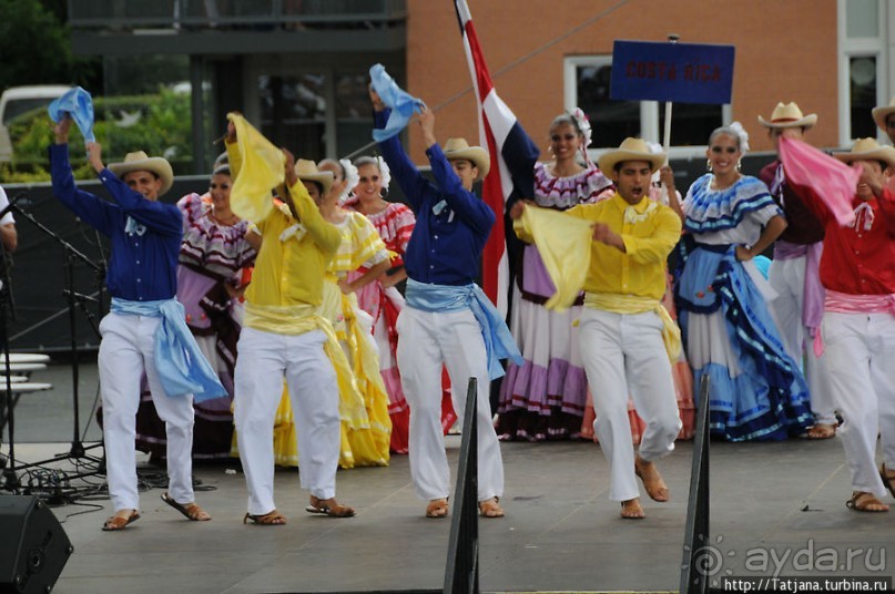Ежегодный Международный фольклорный фестиваль Брюнссума