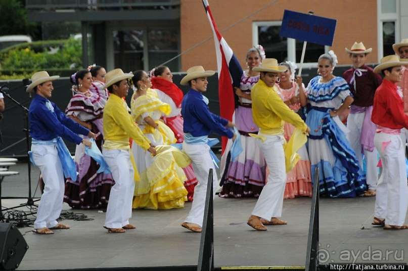 Ежегодный Международный фольклорный фестиваль Брюнссума