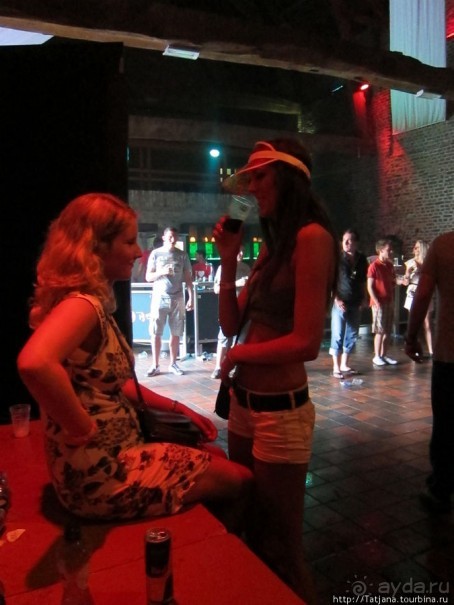 Как отрывается Голландская молодежь (Castle of Love 2011)