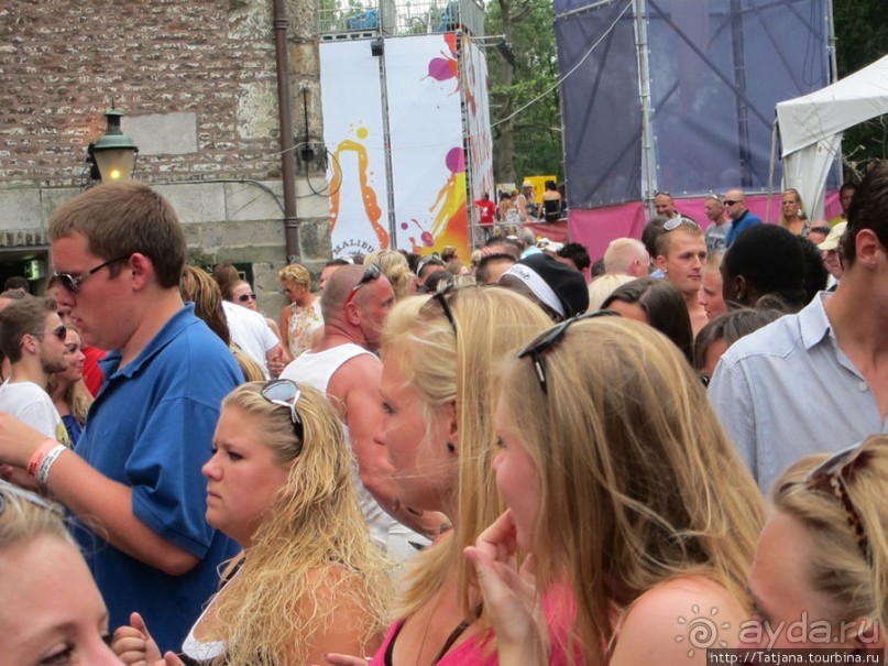 Как отрывается Голландская молодежь (Castle of Love 2011)