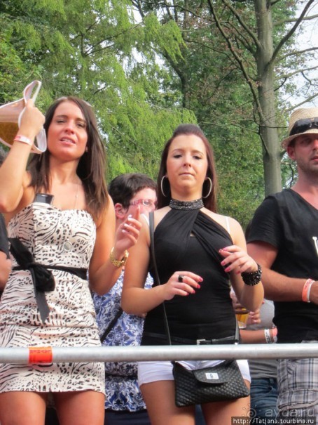 Как отрывается Голландская молодежь (Castle of Love 2011)