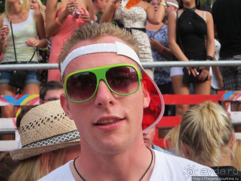 Как отрывается Голландская молодежь (Castle of Love 2011)