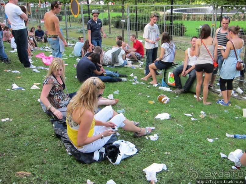 Как отрывается Голландская молодежь (Castle of Love 2011)