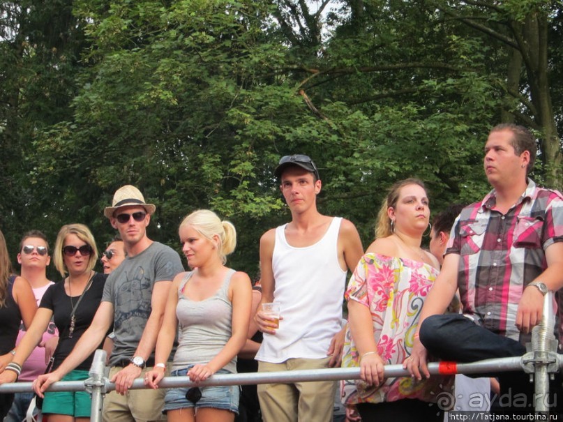 Как отрывается Голландская молодежь (Castle of Love 2011)