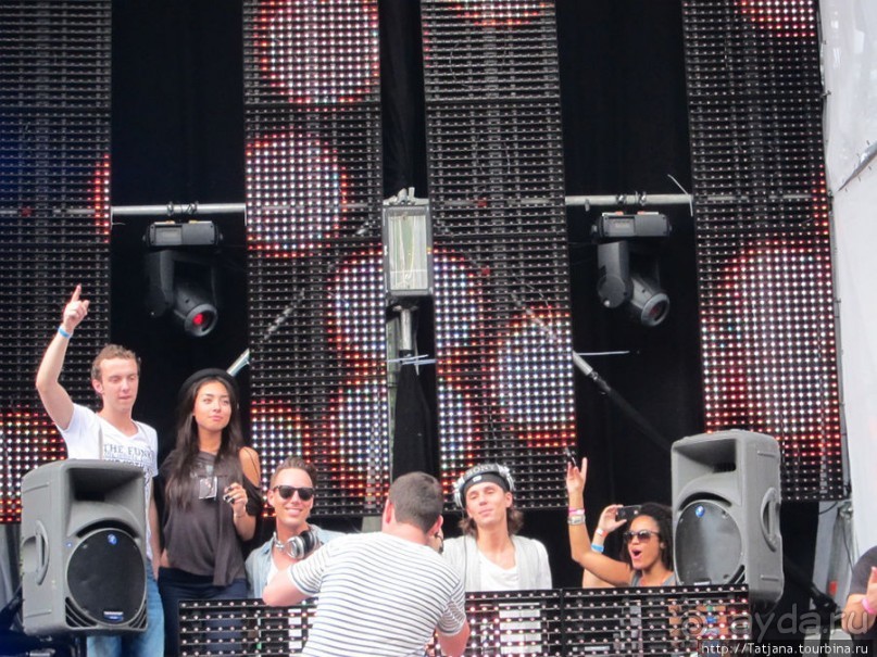 Как отрывается Голландская молодежь (Castle of Love 2011)