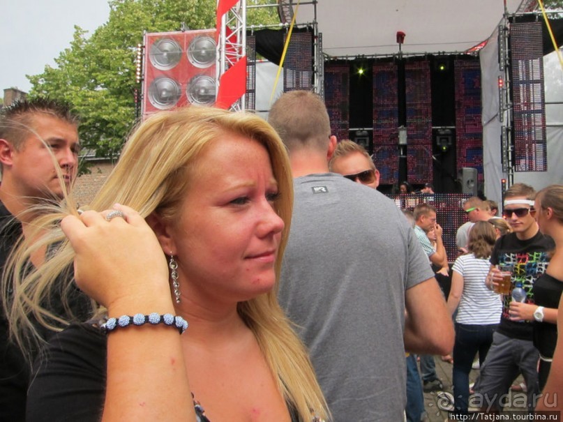 Как отрывается Голландская молодежь (Castle of Love 2011)